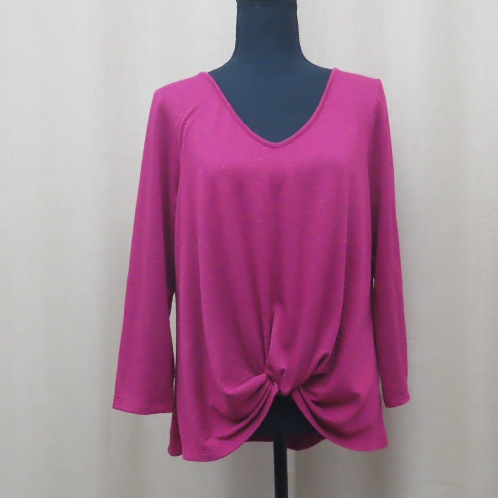 Status by Chenault Twist Front Top
